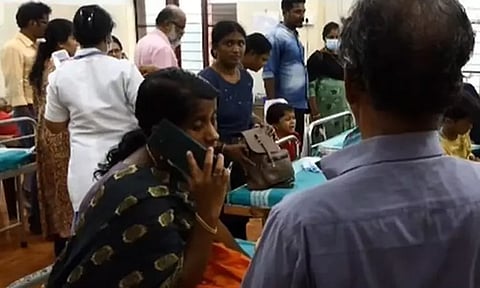 திருமண விருந்தில் சாப்பிட்டவர்களுக்கு திடீர் வாந்தி, மயக்கம் - 100-க்கும் மேற்பட்டோர் மருத்துவமனையில் அனுமதி