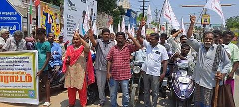 திண்டுக்கல்லில் மாற்றுத்திறனாளிகள் காத்திருப்பு போராட்டம்