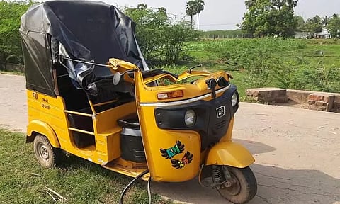 ஆட்டோக்கள் நேருக்கு நேர் மோதல்