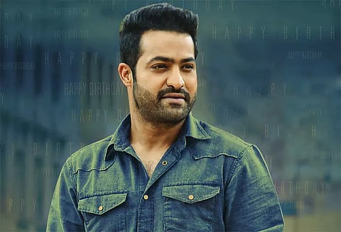 கையில் கத்தியுடன் ஆக்ரோஷமாக நிற்கும் ஜூனியர் என்டிஆர்.. போஸ்டர் வைரல்