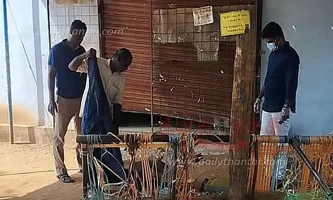 டாஸ்மாக் கடையை உடைத்து மதுபாட்டில்கள் கொள்ளை