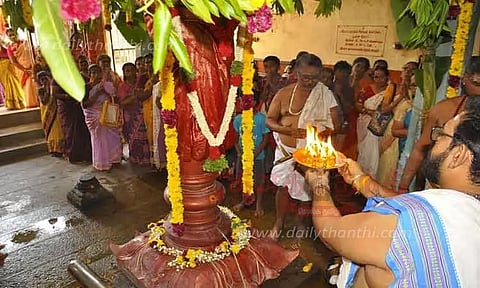 பிட்டாபுரத்தி அம்மன் கோவில் திருவிழா கொடியேற்றத்துடன் தொடங்கியது