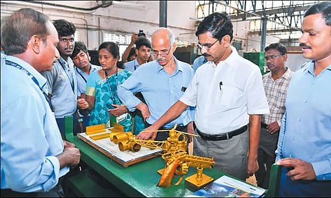 கிண்டி, செங்கல்பட்டில் உள்ள அரசு தொழிற்பயிற்சி நிலையங்களில் இறையன்பு ஆய்வு