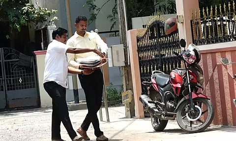 விஷச்சாராய கொலை வழக்கு ஆவணங்கள் சி.பி.சி.ஐ.டி. போலீசாரிடம் ஒப்படைப்பு