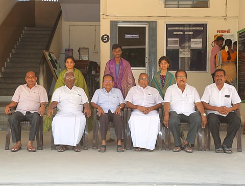 கொங்கு வெள்ளாளர் மெட்ரிக் மேல்நிலைப்பள்ளி மாணவர்களுக்கு பாராட்டு