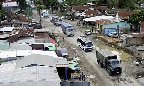 மணிப்பூரில் பதற்றம் நீடிப்பு; வணிக நிறுவனங்கள் மூடப்பட்டன