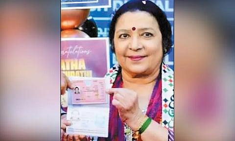 அமீரக அரசு கவுரவம்: நடிகை லதாவுக்கு கோல்டன் விசா