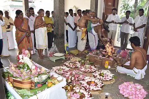 பழனி பெரியாவுடையார் கோவிலில் 108 சங்காபிஷேகம்