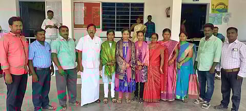 மலர் மெட்ரிக் மேல்நிலைப்பள்ளி மாணவர்களுக்கு பாராட்டு