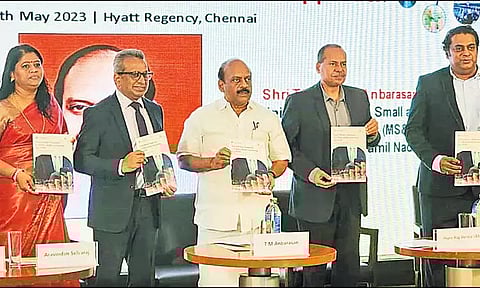 "குறு, சிறு தொழில் நிறுவனங்களே நாட்டின் பொருளாதாரத்துக்கு அடித்தளம்'' கருத்தரங்கில், அமைச்சர் பேச்சு