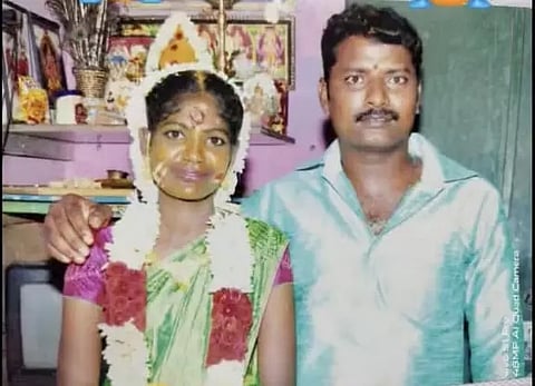 சாலை விபத்தில் கணவன்-மனைவி உடல் நசுங்கி பலி