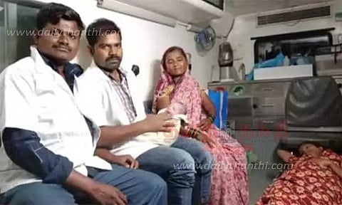 ஆம்புலன்சில் பெண்ணுக்கு பிரசவம்; ஆண் குழந்தை பிறந்தது