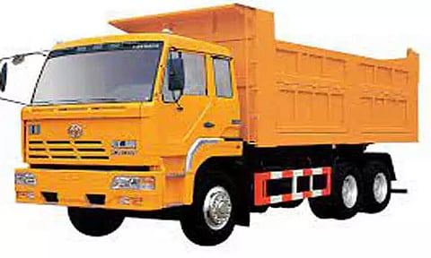 மணல் கடத்திய லாரி பறிமுதல்