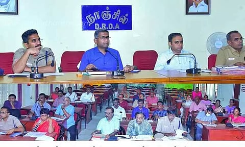 அரசு அலுவலகங்களுக்கு வரும்போது ஹெல்மெட் கட்டாயம்