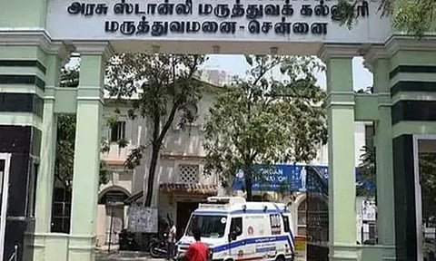 சென்னை ஸ்டான்லி உள்ளிட்ட 3 அரசு மருத்துவ கல்லூரிகளில் மாணவர் சேர்க்கைக்கு தடை