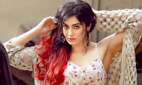 இணையத்தில் செல்போன் எண்ணை கசிய விட்ட விஷமிகள்