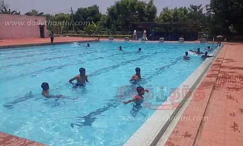 உற்சாக குளியல்