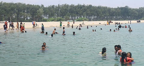 உற்சாக குளியல்