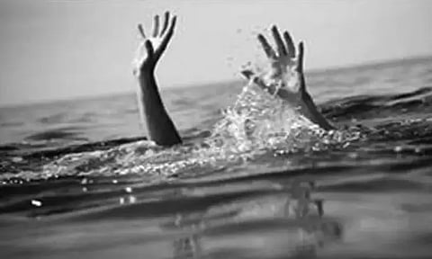 வாலாஜாபாத் அருகே கல்குவாரி குட்டையில் முழ்கி முதியவர் சாவு