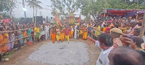 அழகுசேனை திரவுபதியம்மன் கோவிலில் தீமிதி விழா