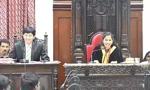 கவுன்சிலர்கள் கூறும் புகார்கள் மீது உடனடி நடவடிக்கை எடுக்க வேண்டும் - அதிகாரிகளுக்கு மேயர் பிரியா உத்தரவு