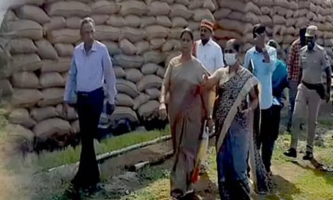 "7,000 டன் நெல்மூட்டைகள் மாயமாகவில்லை"- கலெக்டர் சாந்தி விளக்கம்