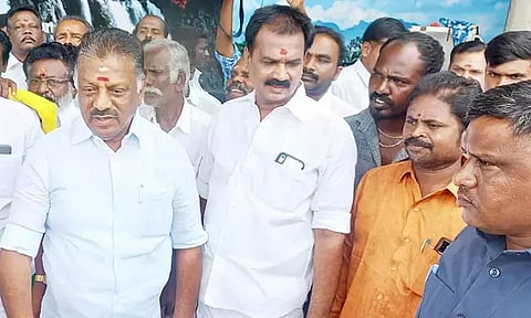 தமிழ்நாடு அரசு அனுமதி பெறாமல் மேகதாதுவில் அணை கட்ட முடியாது - ஓ.பன்னீர்செல்வம் பேட்டி