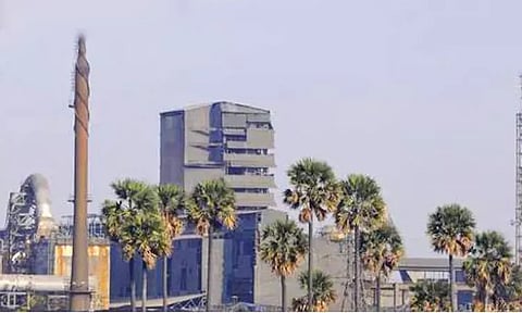 தூத்துக்குடி ஸ்டெர்லைட் ஆலையில் உள்ள கழிவுகளை தமிழக அரசே அகற்ற முடிவு