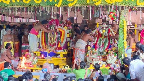 திருச்செங்கோட்டில் வைகாசி விசாகத்தையொட்டிஅர்த்தநாரீஸ்வரர் திருக்கல்யாணம் திரளான பக்தர்கள் சாமி தரிசனம்