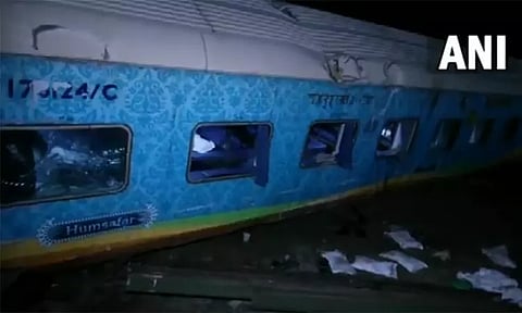 ரெயில் விபத்து: உயர்மட்ட குழு விசாரணைக்கு உத்தரவு