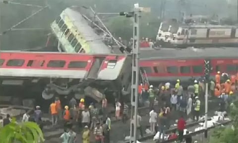 ஒடிசா ரெயில் விபத்து: இந்திய வரலாற்றில் மிக கொடிய ரெயில் விபத்துக்கள்...!