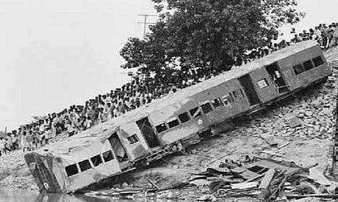 நேற்று நடந்ததை விட மிக கோர விபத்து.. இந்தியாவில் 800 உயிரை பறித்த அந்த விபத்து நடந்தது எங்கே...?