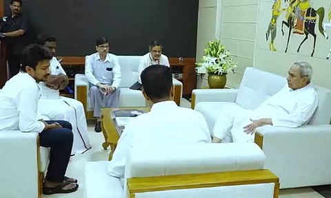 ரெயில் விபத்து: ஒடிசா மாநில முதல் மந்திரி நவீன் பட்நாயக் உடன் தமிழக குழு சந்திப்பு..!