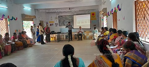 மோகனூர் வட்டார வள மையத்தில் ஆசிரியர்களுக்கு எண்ணும், எழுத்தும் பயிற்சி