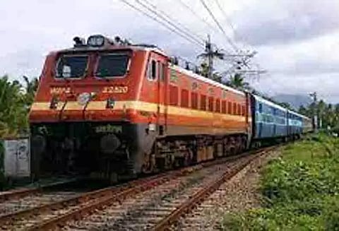 மதுரை-புனலூர் எக்ஸ்பிரஸ் ரெயில் போக்குவரத்தில் மாற்றம்