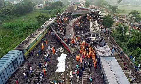 ஒடிசா ரெயில் விபத்து - 95 ரெயில் சேவை இன்று ரத்து