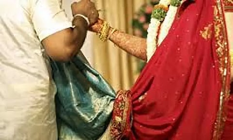 முதலிரவில் புதுதம்பதி திடீர் உயிரிழப்பு: இளம்ஜோடிக்கு நேர்ந்த விபரீதம்; அதிர்ச்சியில் உறவினர்கள்