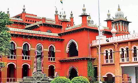 நாட்டின் வளர்ச்சிக்கு தடையை ஏற்படுத்தும் வெளிநாட்டினரை நாடு திரும்ப அனுமதிக்க முடியாது; செஷல்ஸ் தூதர் வழக்கில் ஐகோர்ட்டு அதிரடி உத்தரவு