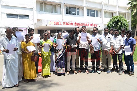 தந்தை சாவில் மர்மம் இருப்பதாக கூறி போலீஸ் சூப்பிரண்டு அலுவலகத்தில் மகன் புகார்