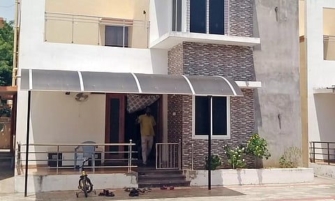 புதுக்கோட்டையில் 2 ஒப்பந்ததாரர்கள் வீடுகளில் லஞ்ச ஒழிப்பு போலீசார் சோதனை