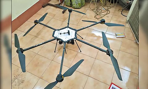 திருவொற்றியூர் கடலில் மீனவர் வலையில் சிக்கிய 'டிரோன்' - போலீசார் விசாரணை