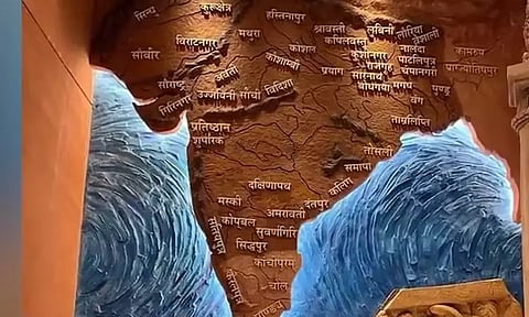 புதிய நாடாளுமன்ற சுவரில் 'பிரிக்கப்படாத இந்தியா' ஓவியம்...! வரிந்துகட்டும் அண்டை நாடுகள்...!
