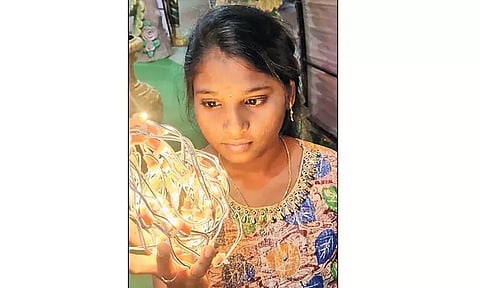 பெரம்பூரில் கல்லூரி மாணவி தீக்குளித்து தற்கொலை