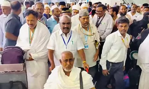 ஹஜ் புனித யாத்திரை செல்லும் இஸ்லாமியர்கள் - சென்னையில் இருந்து புறப்பட்டனர்
