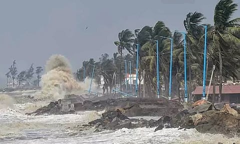 மிக தீவிர புயலாக வலுவடைந்தது 'பிபோர்ஜோய் புயல்.!