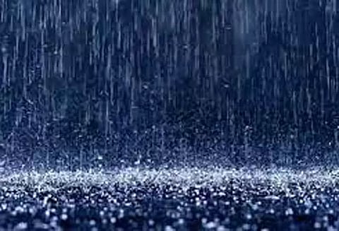 மராட்டிய கடலோர பகுதிகளில் பலத்த மழைக்கு வாய்ப்பு- வானிலை ஆய்வு மையம் அறிவிப்பு