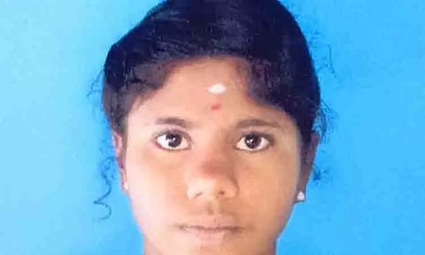 சிறுமியின் உடல் 14 நாட்களுக்கு பின் மறு பிரேத பரிசோதனை செய்து உறவினர்களிடம் ஒப்படைப்பு