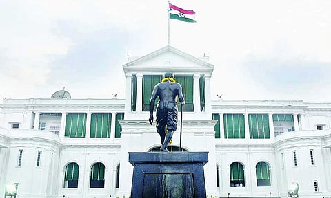 பல்கலைக்கழகங்களில் பட்டமளிப்பு விழா தாமதம்: கவர்னர் மாளிகை விளக்கம்