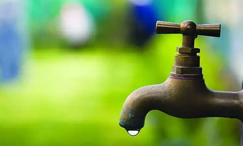 பள்ளிப்பட்டு பேரூராட்சியில் சீரான குடிநீர் வழங்காததால் பொதுமக்கள் அவதி