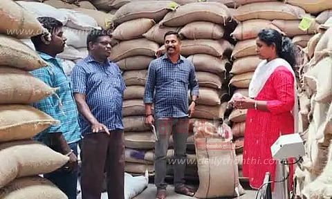 உணவுப்பொருள் கடத்தல் தடுப்பு பிரிவு போலீசார் திடீர் சோதனை